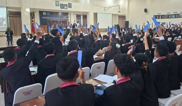 Alumi Parlamentu Foinsae Timor-Leste realiza plenaria hodi deskute kona ba problema sosial ne’ebé maka durante ne’e joven sira hasoru iha área rural, iha Salaun MSSI, Kaikoli, Dili, (31/07/25). Foto:Media APFTL.