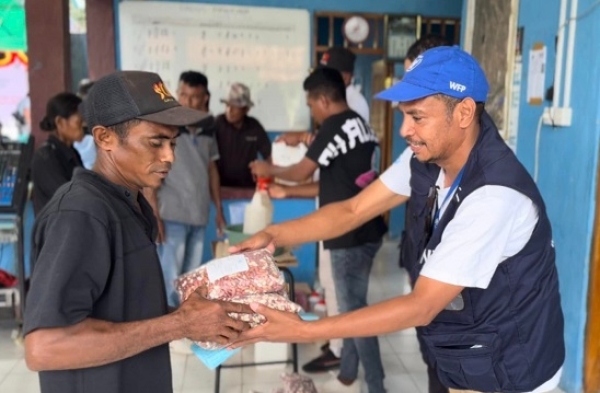 Ministeriu Solidariedade Sosial no Inkluzaun hamutuk ho Programa Ai-han Mundial (WFP-Sigla Inglés) apoia aihan ba ema vulneravel sira iha teritoriu Timor-Leste ne&#039;ebé afetadu ba El Niño. Foto:Media WFP.