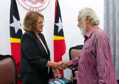 Embaixadora Maria Natália Guterres Viegas Carrascalão Conceição Antunes simu orientasaun hosi Primeiru-Ministru (PM), Kay Rala Xanana Gusmão. FOTO: Media G-PM