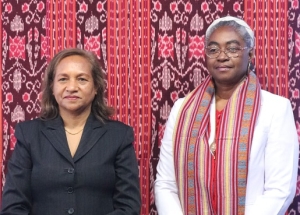 Embaixadora Kuba iha Timor-Leste, Grisel Alina Aldama Innis, ho Ministra Edukasaun Timor-Leste, Dulce de Jesus Soares. Foto:Media ME.