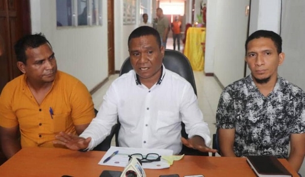 APC ho ekipa halo konferensia imprensa hodi relata ba publiku, dezastre naturais ne'eb'e akontese durante semana ida nia laran. Foto: INDEPENDENTE.