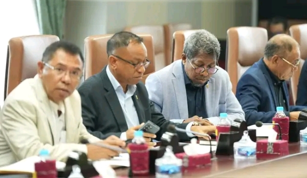 Ministru Obras Publikas, Samuel Marçal hamutuk ho membru governu sira seluk partisipa reuniaun Konsellu Ministru, kuarta (07/01), Foto: Media-SEI.