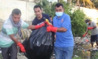 SEA halo limpeza jeral hamoos plastiku iha kapital Dili. Foto INDEPENDENTE