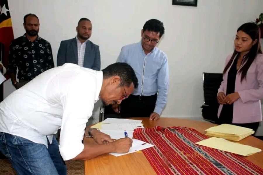 Sekretáriu Estadu Komunikasaun sosial (SEKomS) asina akordu ho média plataforma Online hamutuk 18 ne&#039;ebé hala&#039;o knar hanesan streaming iha Timor-Leste. Foto:Media SEKomS.