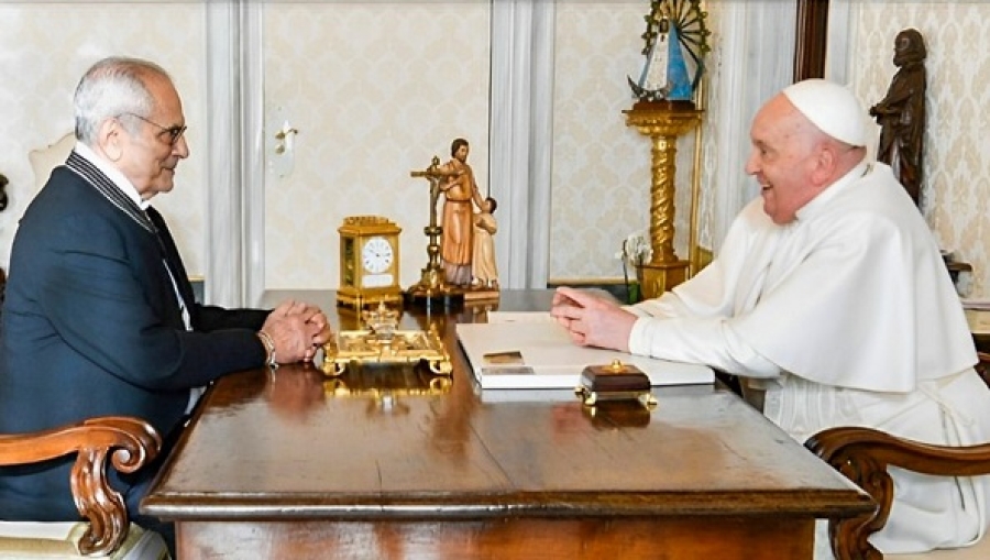 Prezidente Republika hasoru malu ho Amo Papa Francisco, iha Vatikanu Roma, foin lalais ne&#039;e. Foto:Media PR.