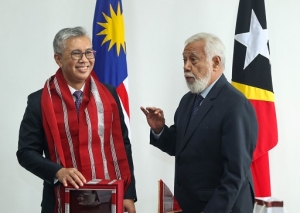 Primeiru-Ministru (PM), Kay Rala Xanana Gusmão simu vizita Ministru Investiementu, Komérsiu no Indústria Malázia, Datuk Seri Utama Tengku Zafrul Abdul Aziz, iha Palasiu Governu, (31/01/25). Foto:Media GPM.