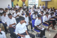 Kandidatu bolseiru na’in 129 husi ANATL tuir teste eskrita molok ba hala’o enstudu iha Nasaun Indonézia. Foto: Media Gabinete MTC.