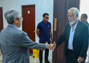 Primeiru-Ministru (PM), Kay Rala Xanana Gusmão iha Sala VIP, Aeroportu Internasional, Nikolau Lobato, Dili, molok aransa ba Laos hodi Partisipa Simeira ASEAN ba Dala-44. (07/10/24).  Foto: Media GPM.