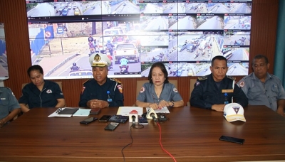 Komandu Polísia Nasional Timor-Leste (PNTL) liu husi Diresaun Tránzitu Seguransa Rodoviaria Nasional hamutuk ho Diresaun Nasional Transporte Terrestre, hala'o konferensia imprensa iha salaun DNTTL, Balide, Dili, Kuarta ne'e (29/10/25), hodi apela ba motorista transporte públiku no privadu, atu labele tula pasajeiru liu kapasidade, nune’e labele hamosu asidente tráfiku durante viajan ba selebrasaun loron finadu. Foto:INDEPENDENTE.