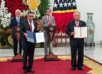 Governu Timor-Leste no Governu Repúblika Indonézia asina Memorandum Of Understanding (MoU) rua hodi hametin lasu kooperasaun apoia malu iha formasaun rekursu umanu no dezenvolve telekomunikasaun no informatika iha Timor-Leste. Jakarta, 26 janeiru 2024. Foto: Media GPM.