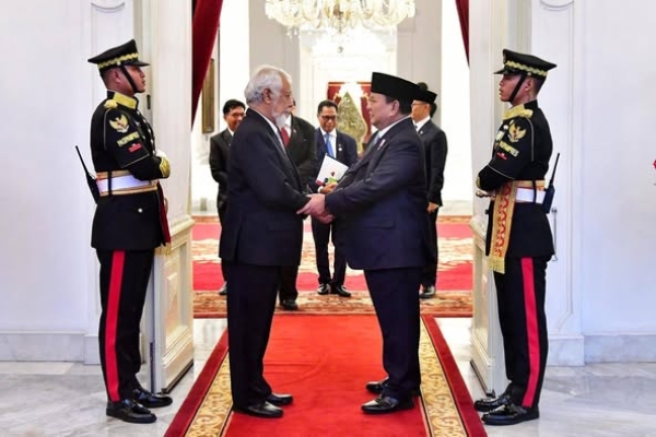 Primeiru Ministru Kay Rala Xanana Gusmão kumprimenta hela Prezidente Republika Indonezia, Prabowo Subianto Djojohadikusumo. Foto:Media GPM.