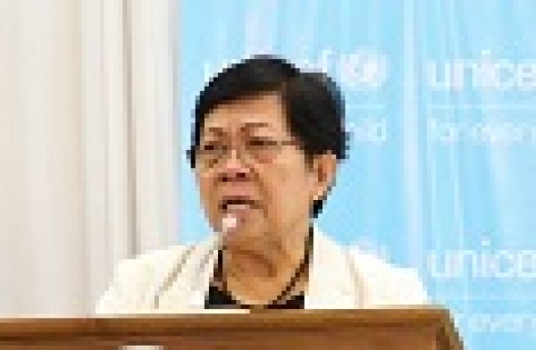 Prezidente Parlamentu Nasionál, Maria Fernanda Lay hato'o diskursu iha semináriu nasional ba lei protesaun labarik no joven iha perigu.  iha Salaun OKA, Surikmas, Kinta (28/9). Foto:Media PN.