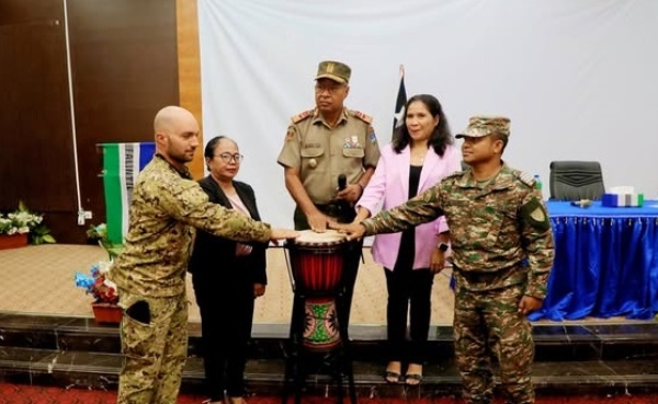 Xefe Estadu-Maiór Jenerál F-FDTL, Tenente Jeneral, Falur Rate Laek ho Parseiru sira lansa serimonia abertura ba Igualdade Jeneru, iha salaun enkontru Kuartel Fatuhada, Dili, foin lalais ne'e. Foto:Media Relasaun Publika F-FDTL.