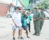 Ministru Obras Publika, Samuel Marçal, koalia hela ho Primeiru Ministru, Kay Rala Xanana Gusmão, bainhira hala’o observasaun ba alargamentu estrada iha Fatuhada, Kuluhun, Bekora, Praia dos Coqueiros, Manleuana no Bedudku, Segunda (24/03). FOTO: media GPM