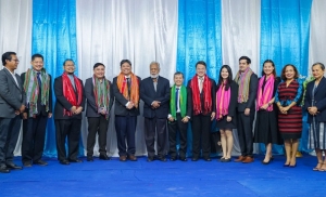 PM Xanana hmutuk ho Ministru Ensinu Superior Siensia no Kultura no mos Vise Ministra Asuntu ASEAN foto hamutuk ho peritus na&#039;in 10 ne&#039;ebe mai husi nasaun membru ASEAN. Salaun Delta Nova, (18/03/25). Foto:Media GPM.