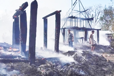 Insendu iha Aldeia Maukale, Suku Gariuai, Postu Administrativu Baukau Villa, Munisípiu Baukau, rezulta uma-lisan 12 hetan estragus, Segunda (24/09). FOTO: INDEPENDENTE/Domingos Gomes.