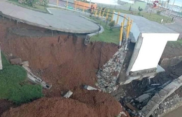 Kondisaun Ponte B. J. Habibie hafoin inundasaun iha kapital Dili. Foto esp. 