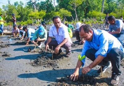 Sekretáriu Estadu Floresta hamutuk ho komunidade no Grupu Tuba Aiparapa kuda aiparapa hamutuk 1.000 iha Aldeia Wenunuk, Suku Wenunuk, Postu Administrativu Metinaro, Munisipiu Dili. Foto:Media Gabinete SEF.