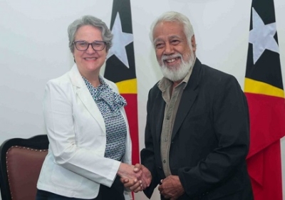Embaixadora Austrália ba Timor-Leste, Caitlin Wilson  segunda ne&#039;e hala&#039;o enkontru ho Primeiru-Ministru, Kay Rala Xanana Gusmão hodi atualiza ajenda vizita Xefe Governu ba Australia. Foto: Media GPM.