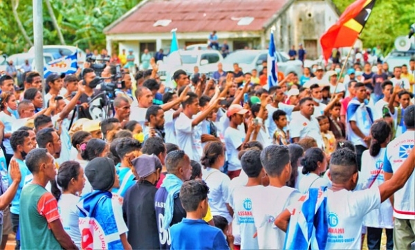 Kandidatu PR ho Númeru Sorteiu 16, Mariano ASSANAMI Sabino Lopes halao Nia Komisiu ba dala 8 iha Munisípiu Vikeke. Kuarta, (09/03). FOTO:INDEPENDENTE/Jónio da Costa.  